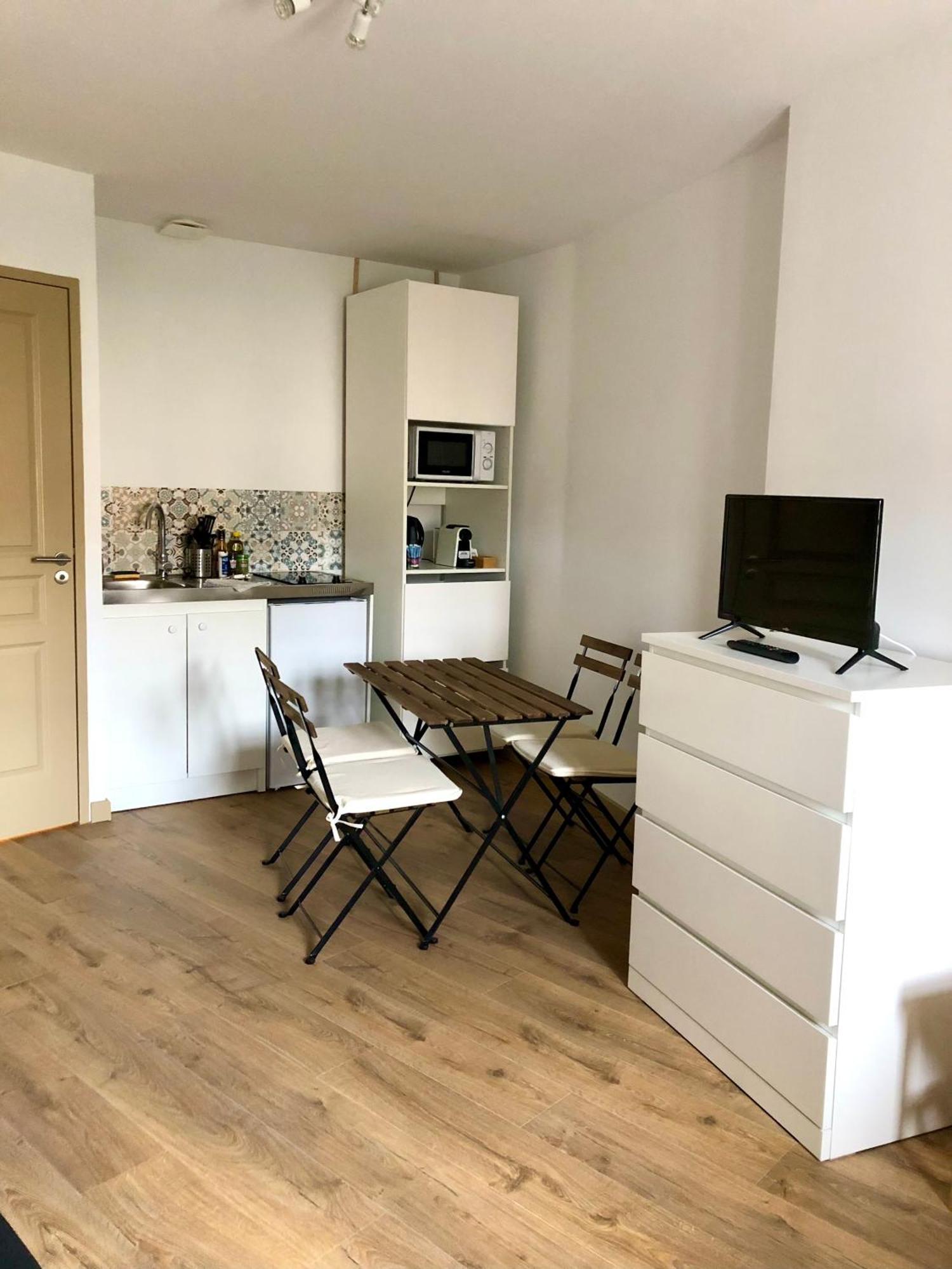 Logement Neuf, Tout Confort, Au Coeur Du Village Saint Didier  Kültér fotó